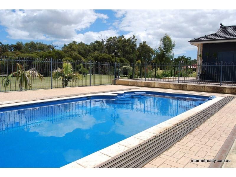 33 Surflin Court, Casuarina WA 6167