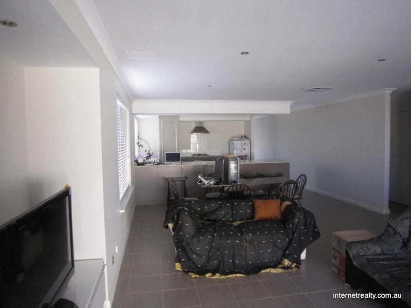 3 Verdello Way, Pearsall WA 6065