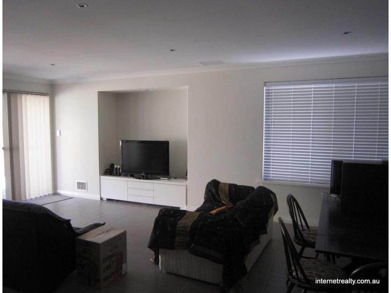 3 Verdello Way, Pearsall WA 6065