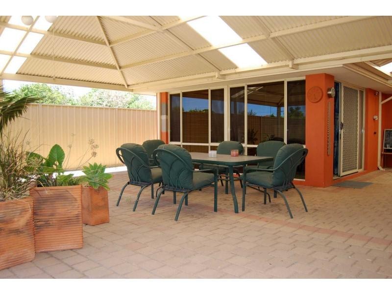 8 Lewington Street, Rockingham WA 6168