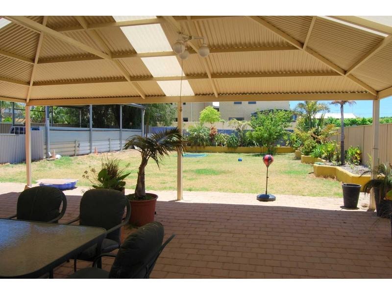 8 Lewington Street, Rockingham WA 6168