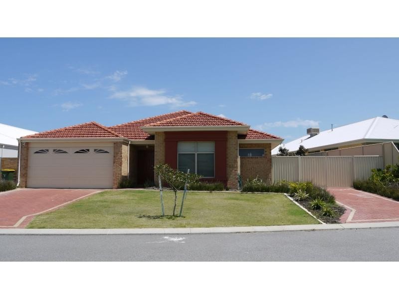4 Huxleys Trail, Burns Beach WA 6028
