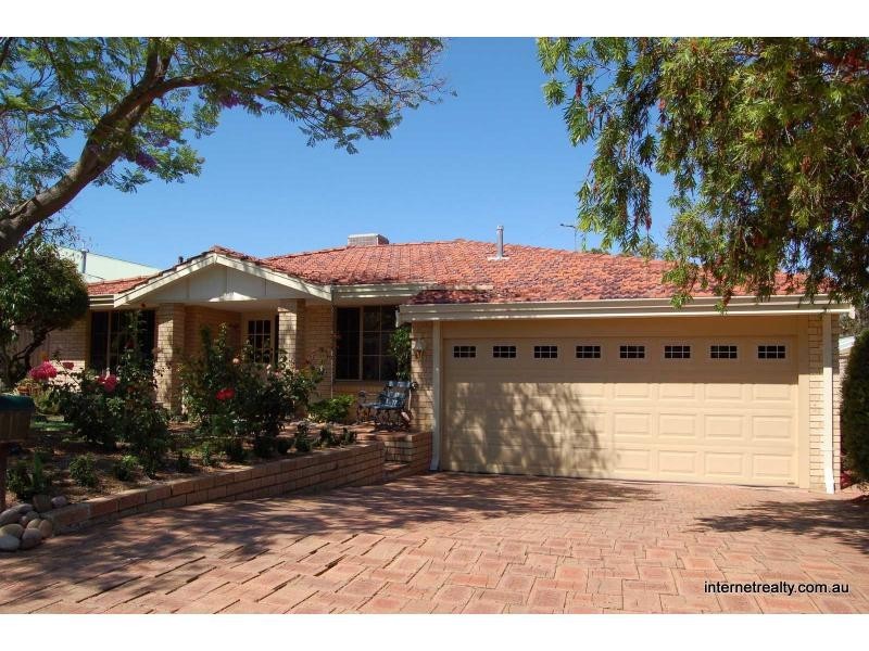 17 KYLIE Way, Kingsley WA 6026