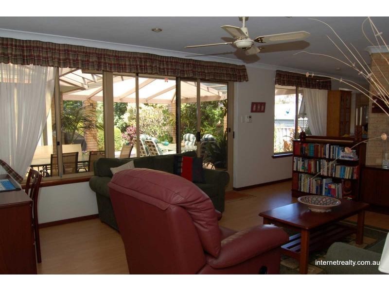 17 KYLIE Way, Kingsley WA 6026