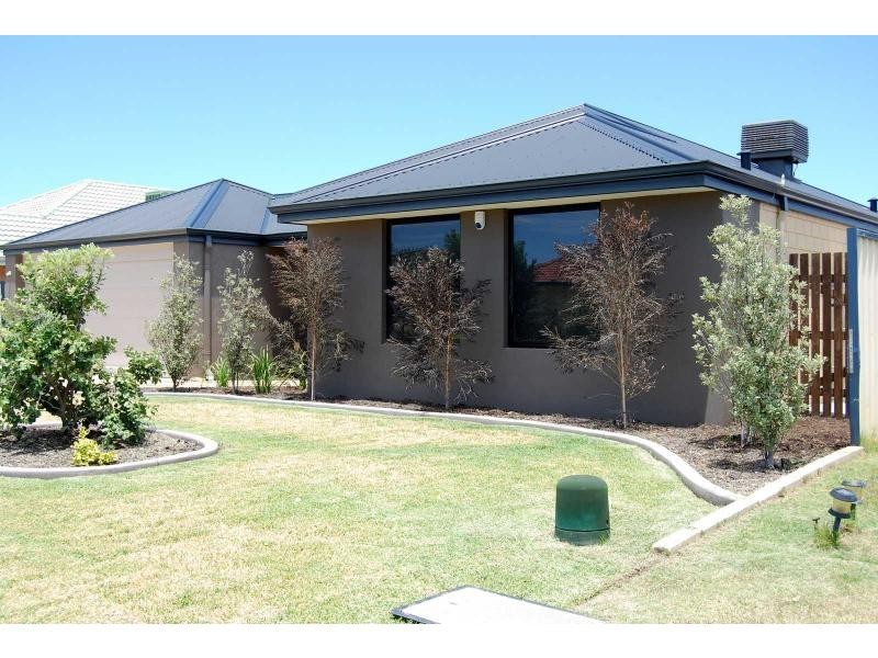 10 Daintree Loop, Bertram WA 6167