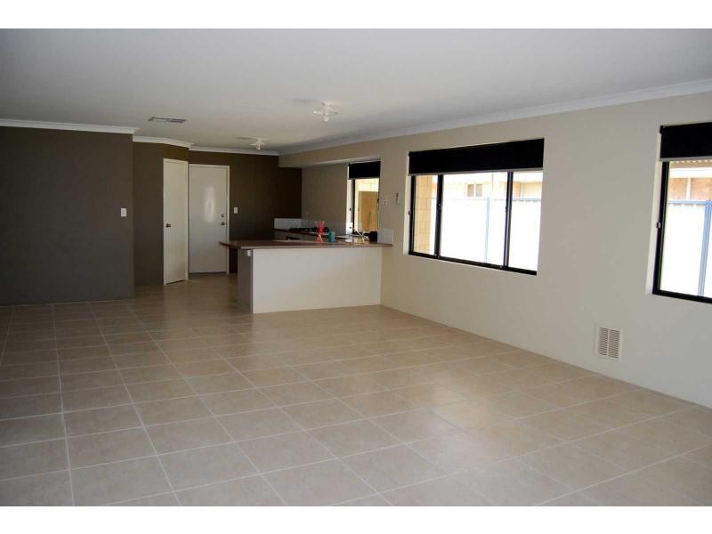 10 Daintree Loop, Bertram WA 6167