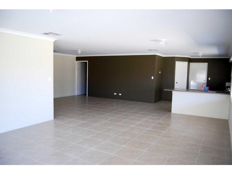 10 Daintree Loop, Bertram WA 6167