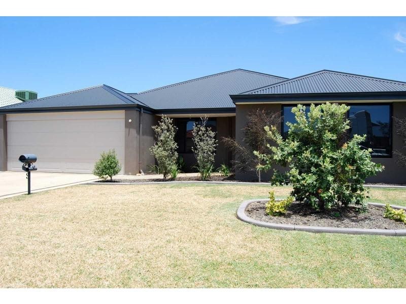 10 Daintree Loop, Bertram WA 6167