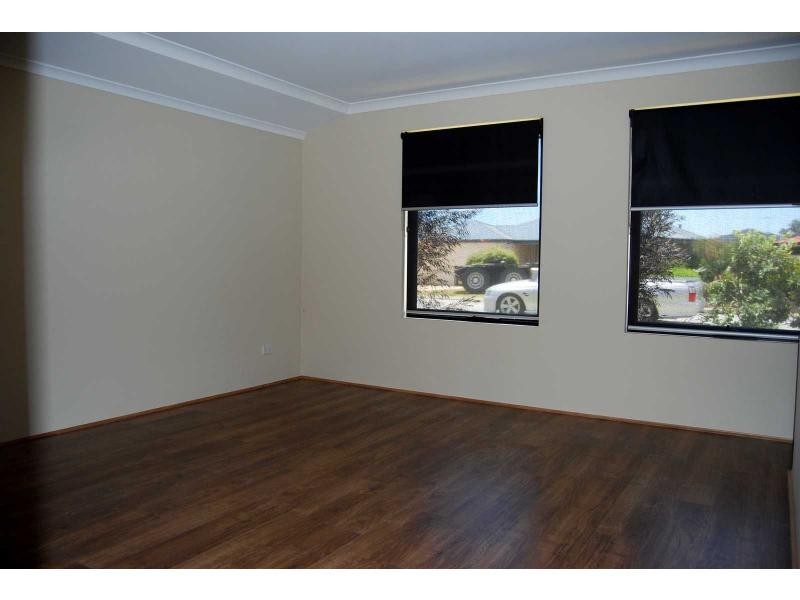 10 Daintree Loop, Bertram WA 6167