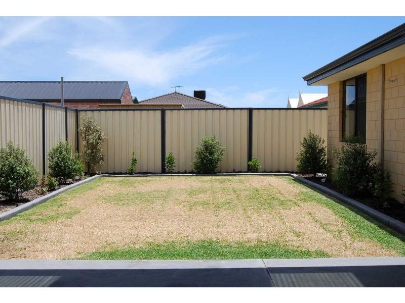 10 Daintree Loop, Bertram WA 6167