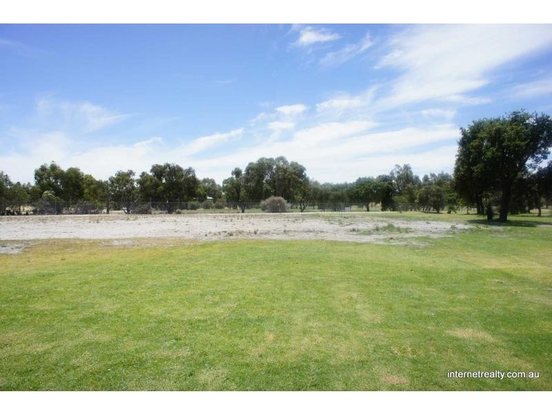 21 CLUBHOUSE Lane, Gnangara WA 6077