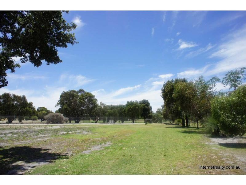 21 CLUBHOUSE Lane, Gnangara WA 6077