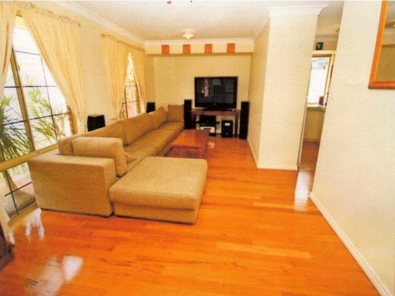 1/4 Tern Court, Halls Head WA 6210