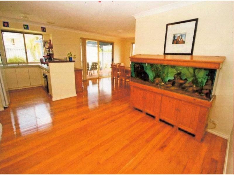 1/4 Tern Court, Halls Head WA 6210