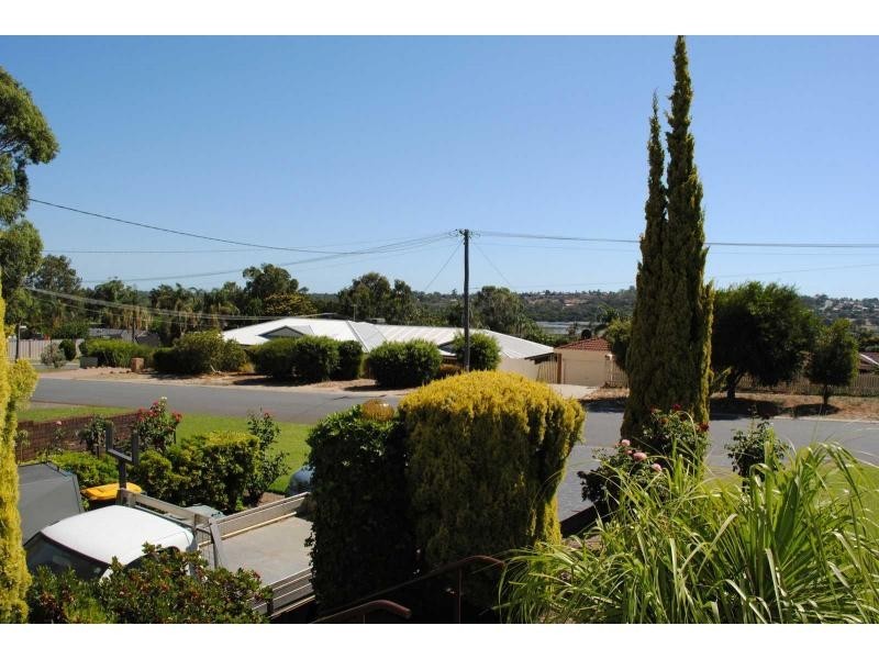 43 YALLAMBEE Crescent, Wanneroo WA 6065