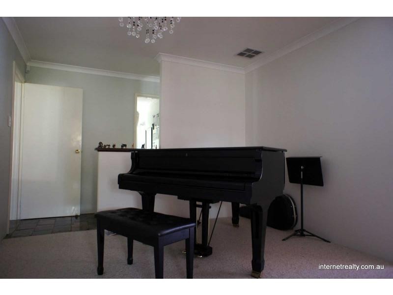 114 Barridale Drive, Kingsley WA 6026