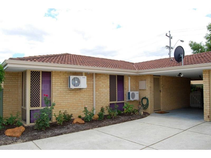 Duplex UNIT 4/10 Farnaby Lane, Beckenham WA 6107
