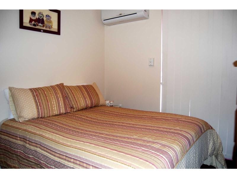 Duplex UNIT 4/10 Farnaby Lane, Beckenham WA 6107