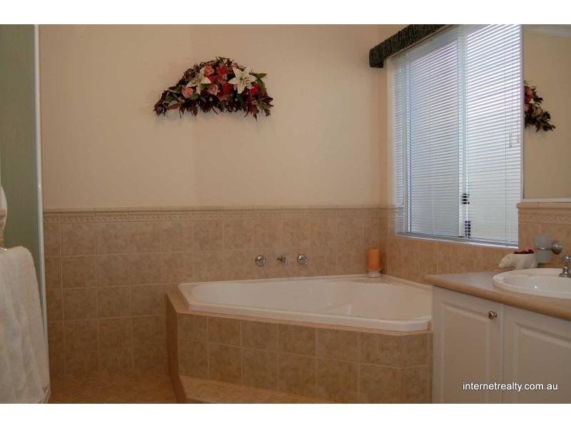 3 Celtis Court, Woodvale WA 6026