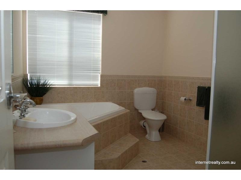 3 Celtis Court, Woodvale WA 6026