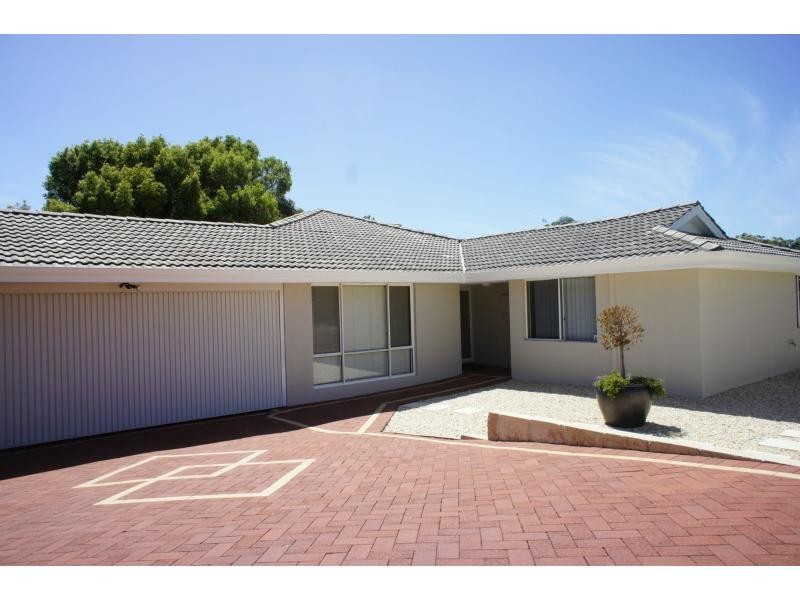 11 Brillee Street, Carine WA 6020