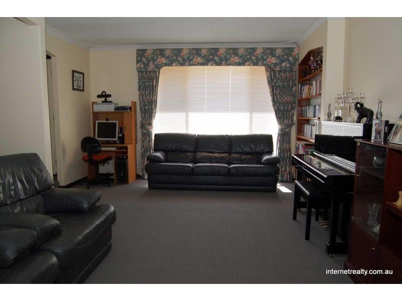 11 Brillee Street, Carine WA 6020