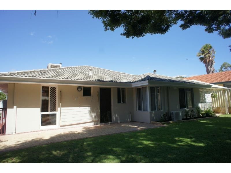 11 Brillee Street, Carine WA 6020