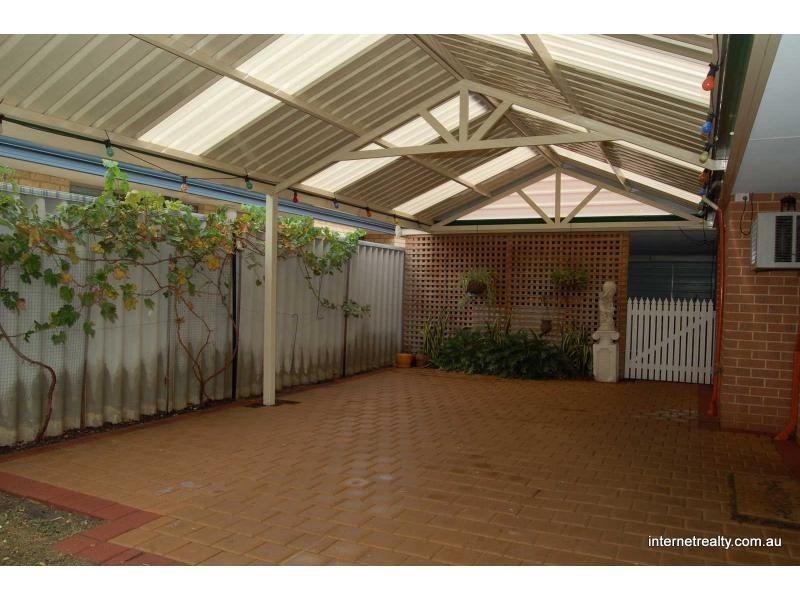 11 Blackwattle Parade, Padbury WA 6025