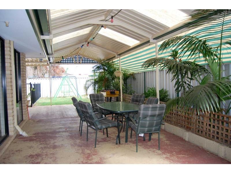 16 McLean Road, Canning Vale WA 6155