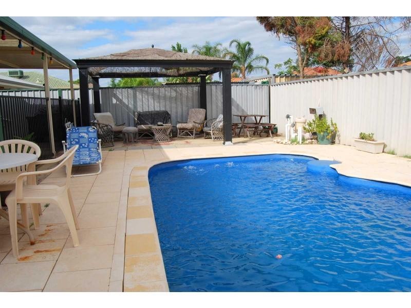 16 McLean Road, Canning Vale WA 6155