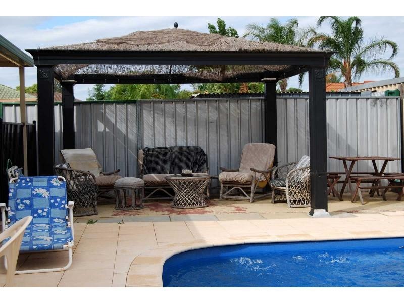 16 McLean Road, Canning Vale WA 6155