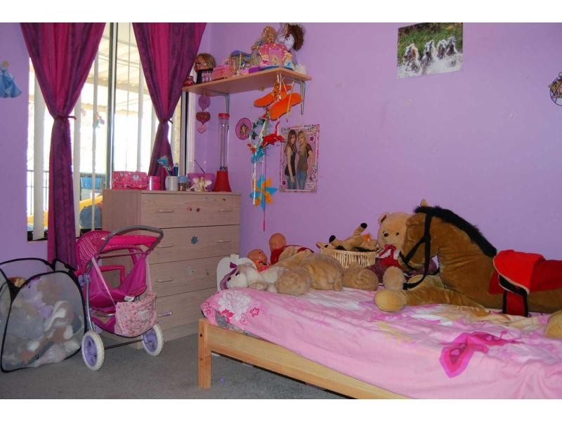 16 McLean Road, Canning Vale WA 6155