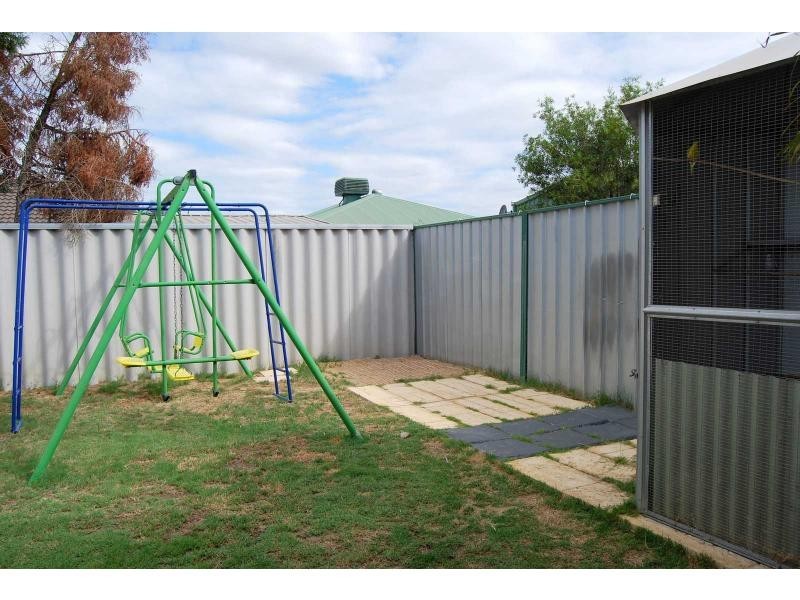 16 McLean Road, Canning Vale WA 6155