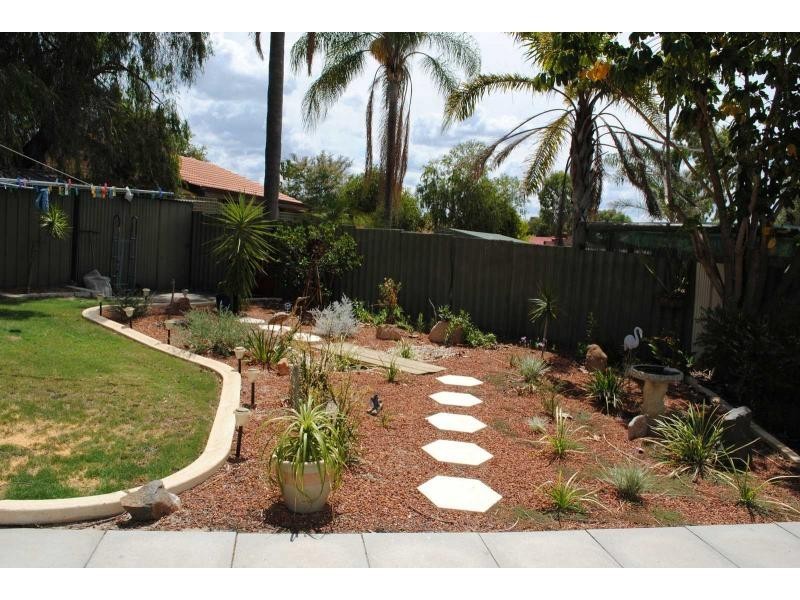 39 Maguire Avenue, Beechboro WA 6063