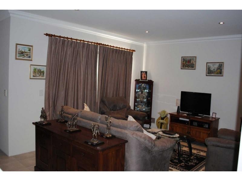 17D LOUGHTON Way, Balga WA 6061