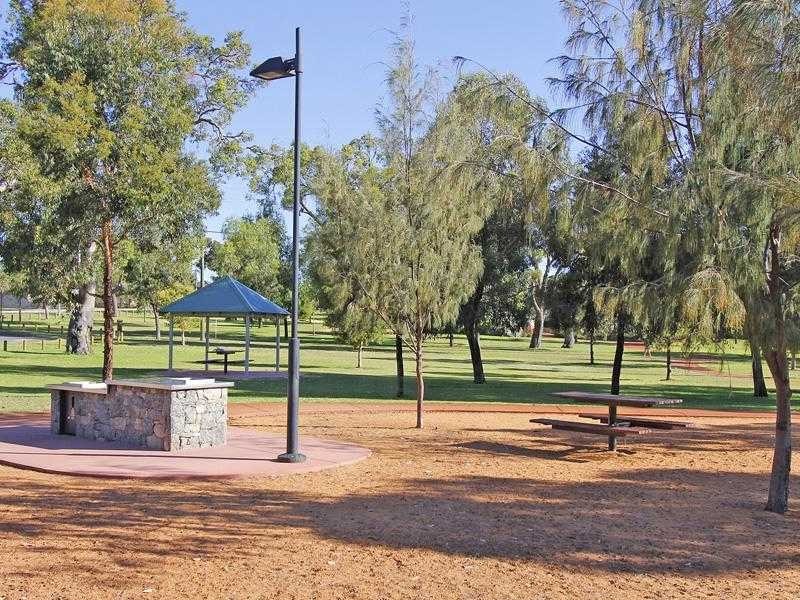 13 Muriel Avenue, Innaloo WA 6018