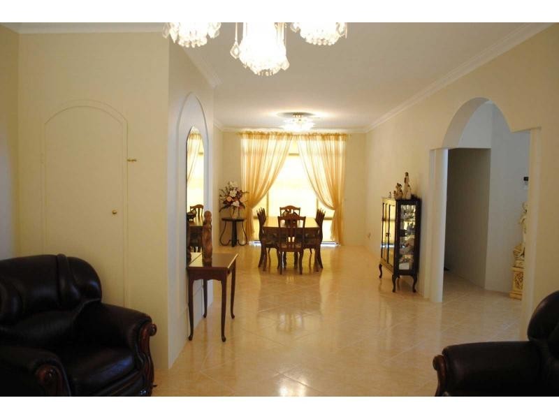 43 RAYNER Drive, Landsdale WA 6065