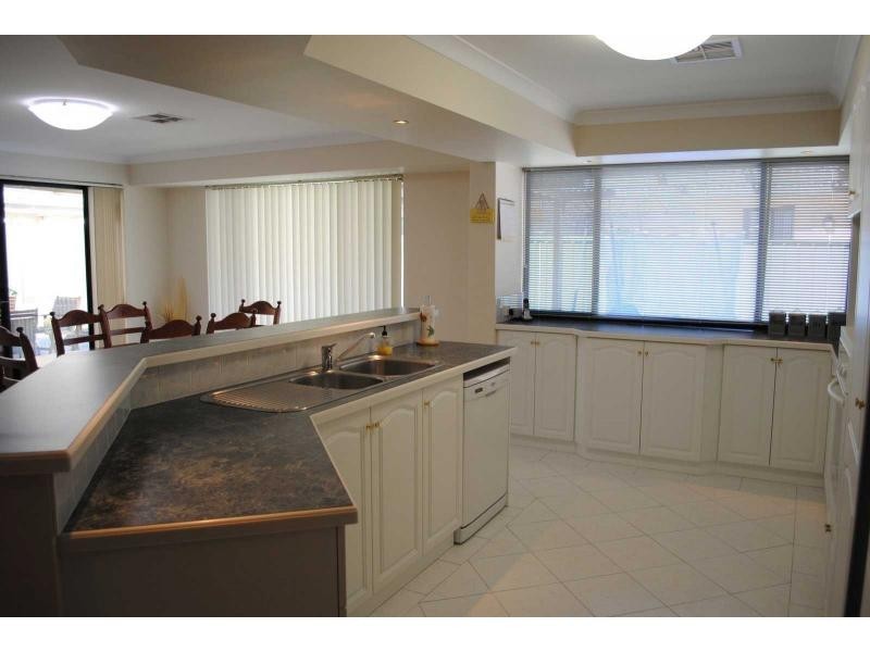 43 RAYNER Drive, Landsdale WA 6065