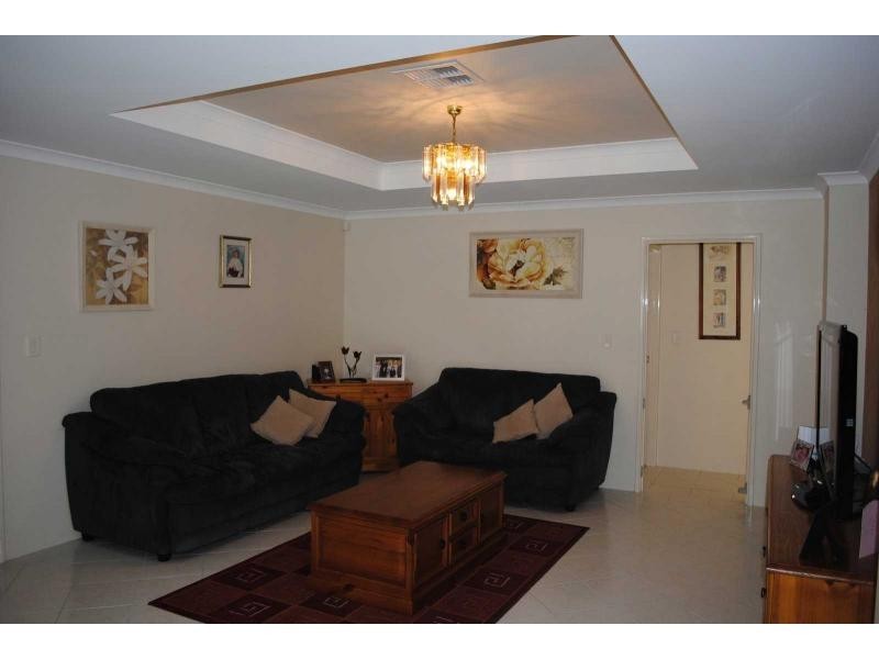 43 RAYNER Drive, Landsdale WA 6065