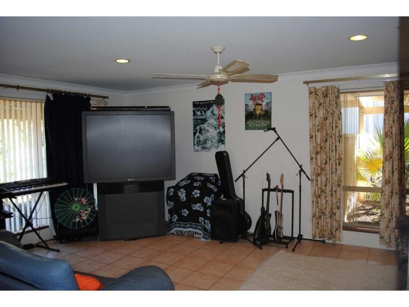 27 Craigie Drive, Beldon WA 6027