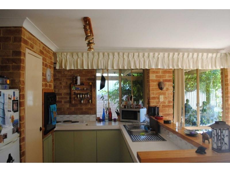 27 Craigie Drive, Beldon WA 6027