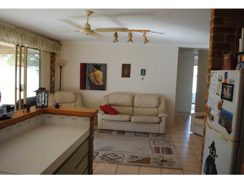 27 Craigie Drive, Beldon WA 6027