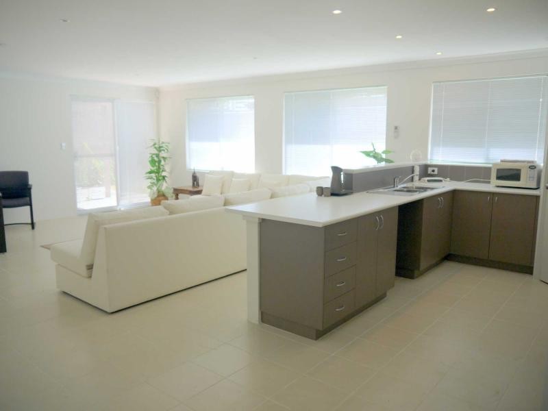 9 Cortona Grove, Sinagra WA 6065