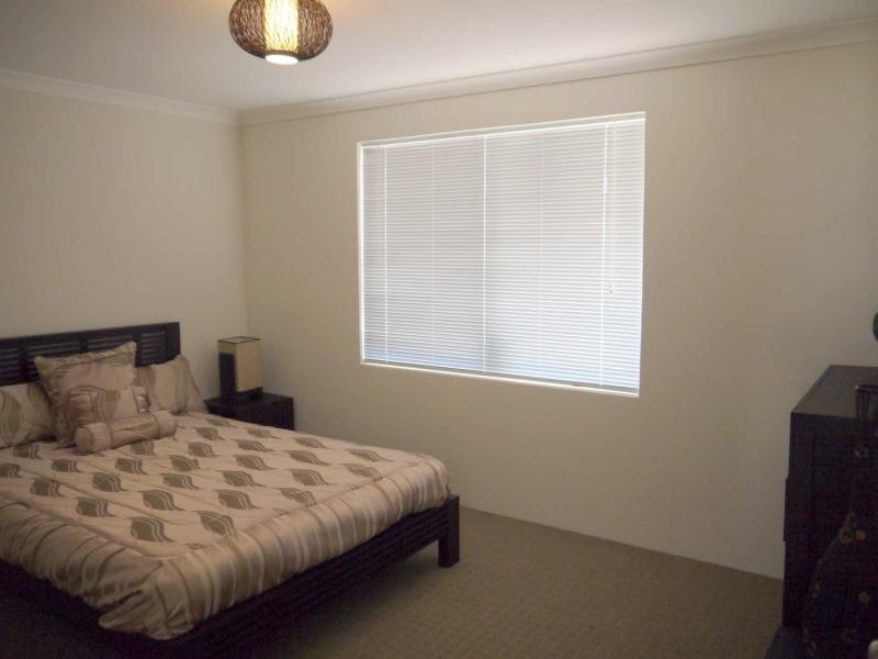 9 Cortona Grove, Sinagra WA 6065