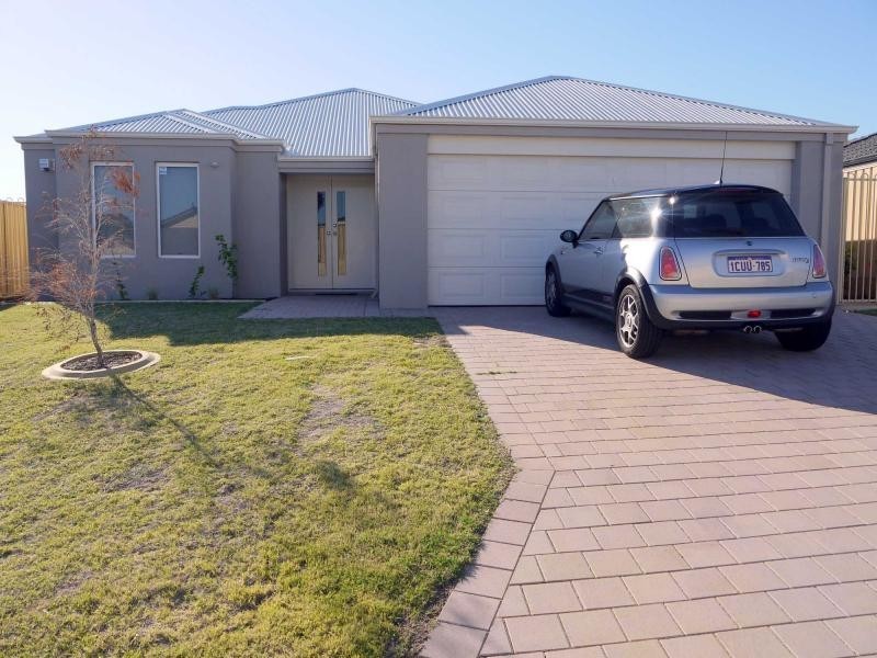 9 Cortona Grove, Sinagra WA 6065