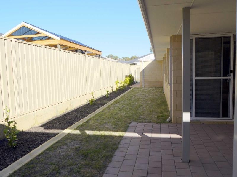9 Cortona Grove, Sinagra WA 6065