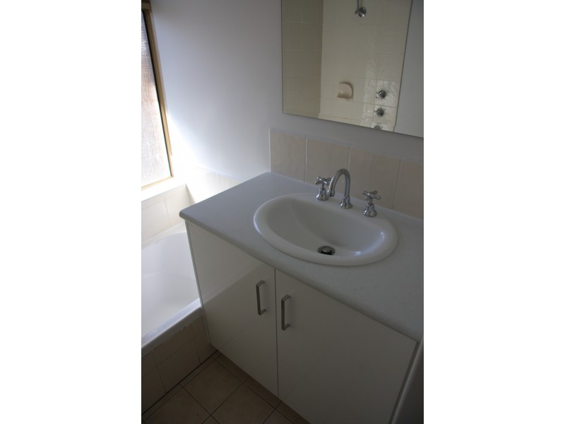 2 Gecko Road, Brookdale WA 6112