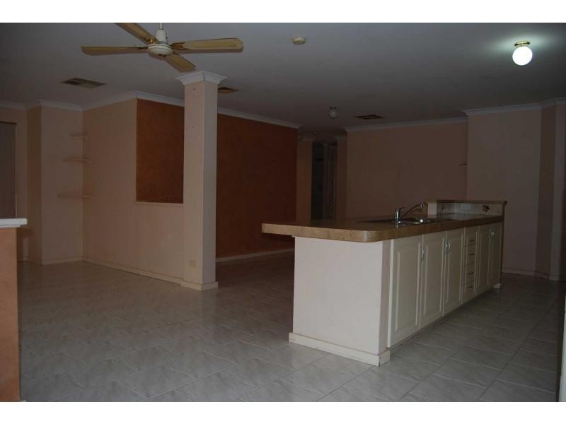 7 Loxleigh Gardens, Kiara WA 6054