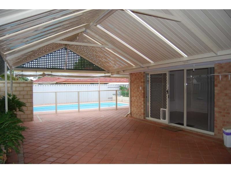 7 Loxleigh Gardens, Kiara WA 6054