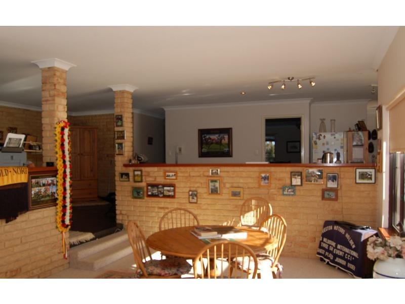 307 CHITTERING Road, Bullsbrook WA 6084